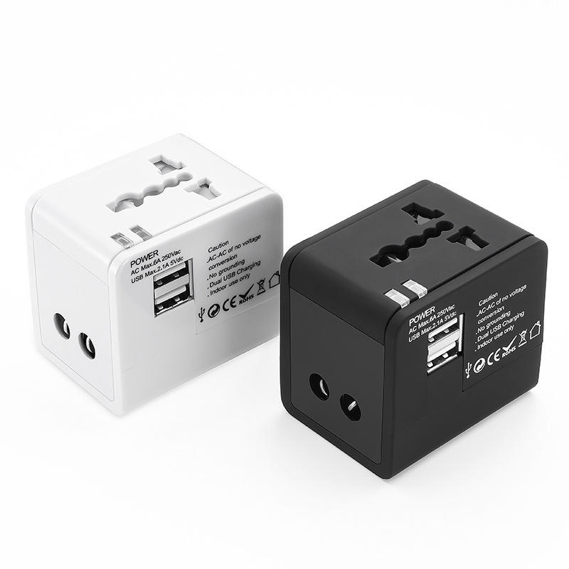 듀얼 USB 포트가 있는 범용 여행용 어댑터